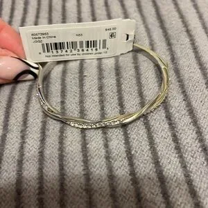 【Givenchy】Pave Twist Bangle Bracelet ツイスト バングル Givenchy Pavé Twist Bangle Bracelet - Macy's